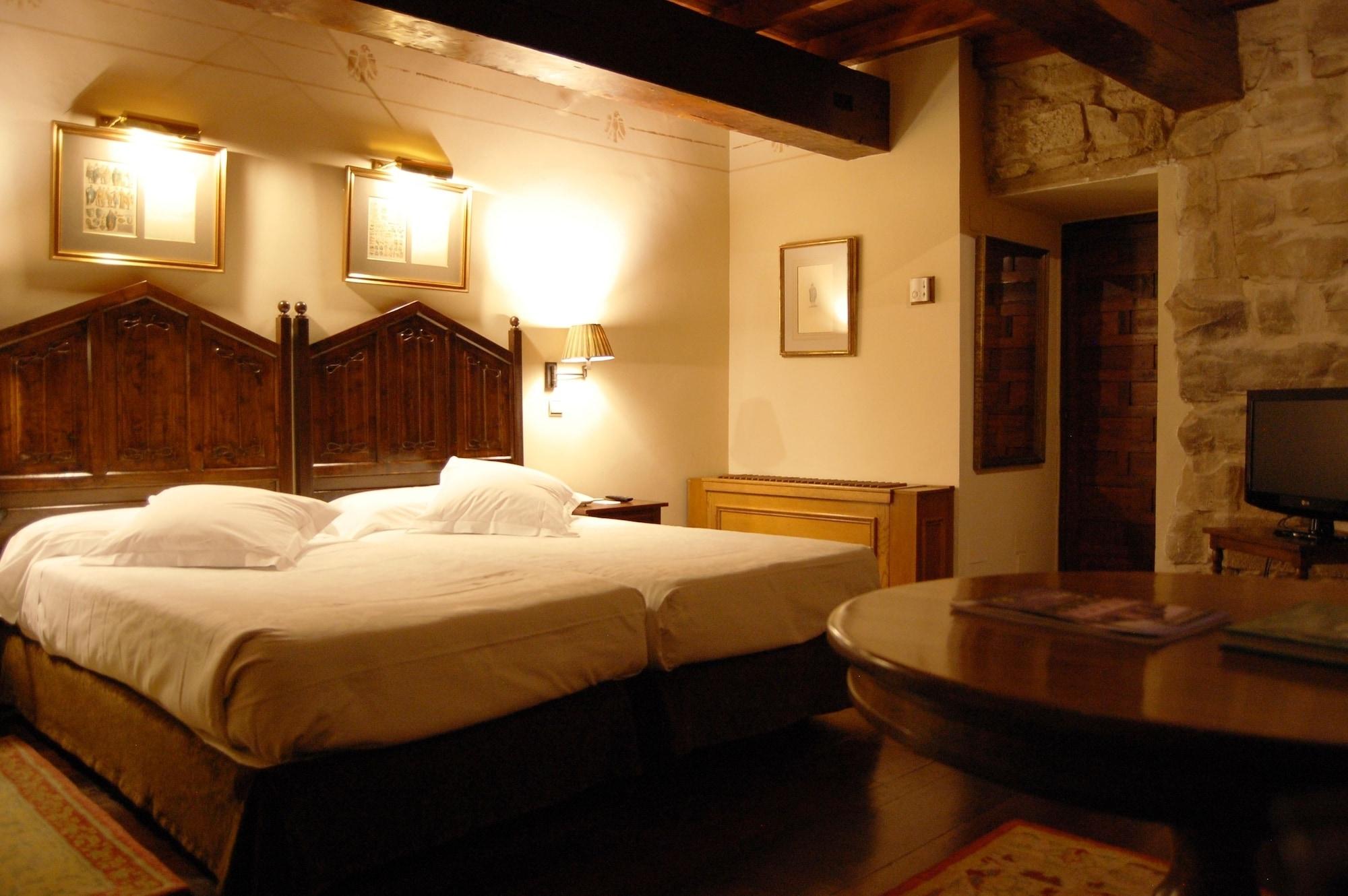 Parador de Olite Exterior foto