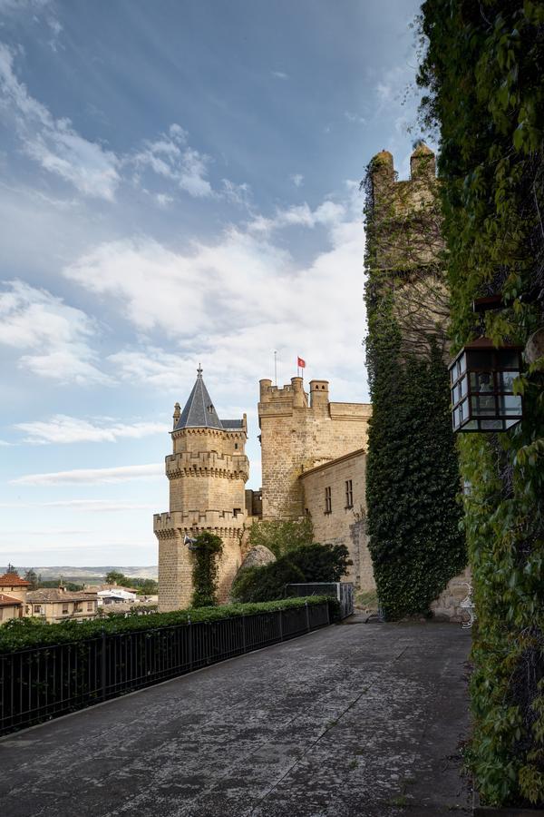 Parador de Olite Exterior foto
